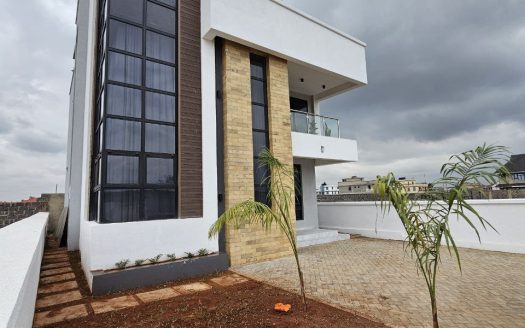 🏡 5 Bedroom Home with DSQ for Sale – Only KSh 17.7M