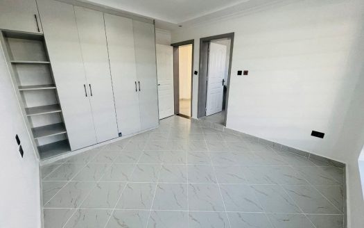 🔥Well Executed Brand New 3 BEDROOM All Ensuite Plus Dsq in a Gated Estate with 3 units