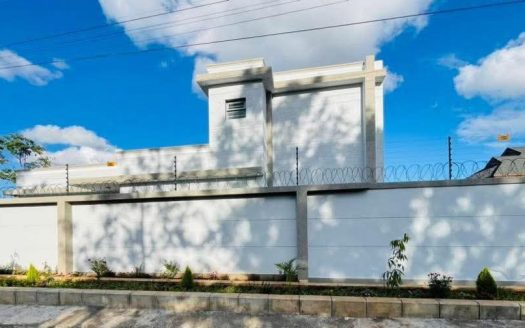 🔥Well Executed Brand New 3 BEDROOM All Ensuite Plus Dsq in a Gated Estate with 3 units