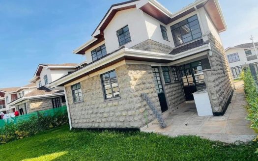 4 bedroom All en-suite Maisonetes plus DSQ in a gated community