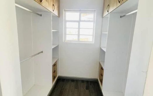 4 bedroom All en-suite Maisonetes plus DSQ in a gated community