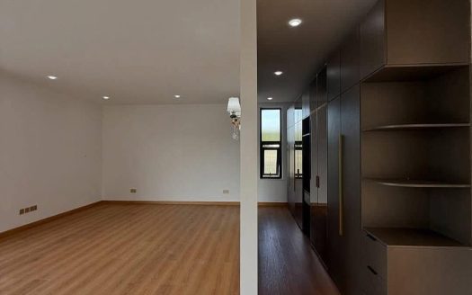 5-Bedroom All Ensuite Villas on own compound