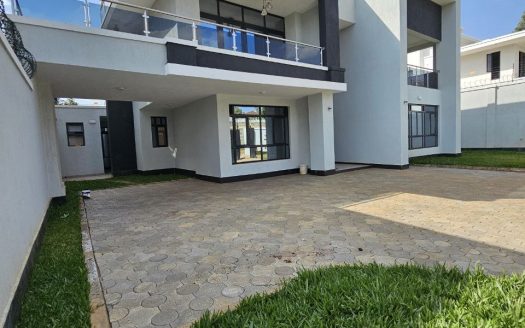 MORDERN 5-Bedroom House with DSQ